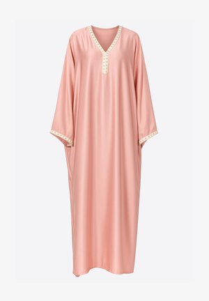Khaftan rose clair avec un col en V et une bordure décorative crème le long de l'encolure et des bords des manches. Tissu doux et lisse avec une coupe ample.