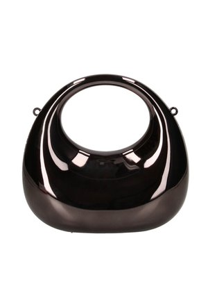 Glanzende zwarte handtas met een afgeronde vorm, een grote ovale handvatuitsnede en metalen ringen aan elke kant voor een schouderriem.