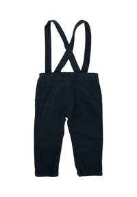 Pantaloni neri per bambini piccoli con bretelle incrociate regolabili e vita elasticizzata, realizzati in tessuto morbido.