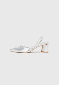 Unselected, silver-coloured