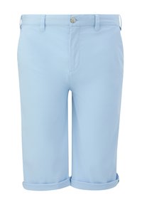Lichtblauwe bermuda shorts van gladde stof, met een enkele knoopsluiting en opgerolde mouwen, voorzien van zijzakken en riemlussen.