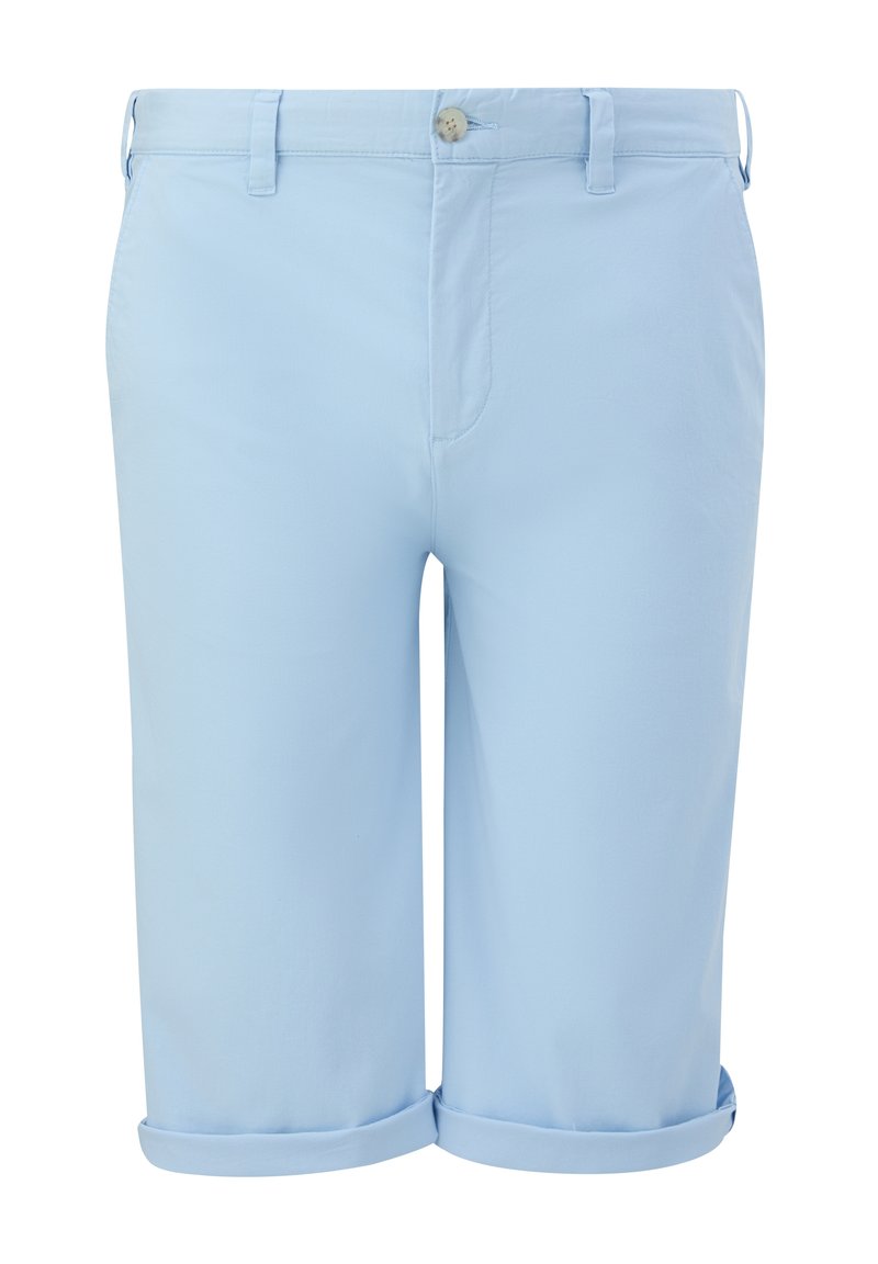 Lichtblauwe bermuda shorts van gladde stof, met een enkele knoopsluiting en opgerolde mouwen, voorzien van zijzakken en riemlussen.