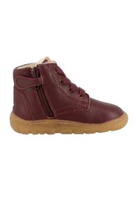 Stivale in pelle bordeaux con chiusura a lacci e cerniera, suola in gomma beige, colletto imbottito e dettagli cuciti sulla tomaia.