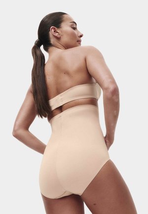 Marks & Spencer, - Bielizna korygująca