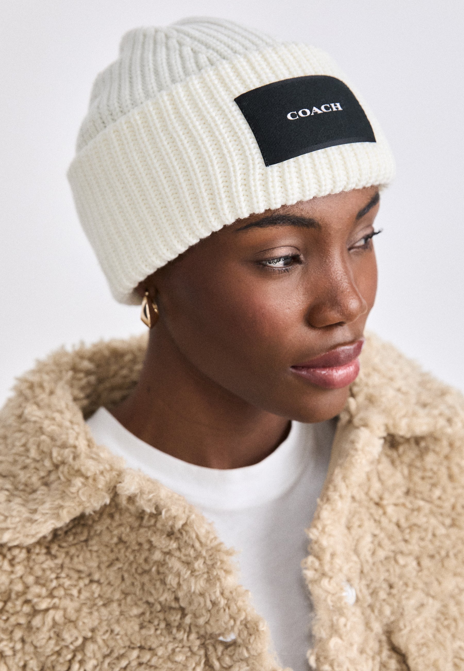 COACH ビーニー COACH WOVEN PATCH BEANIE - Beanie - chalk/off-white - Zalando.co.uk