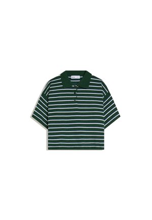 Dunkelgrünes, kurzgeschnittenes Poloshirt mit weißen horizontalen Streifen und einer dreiknöpfigen Knopfleiste.