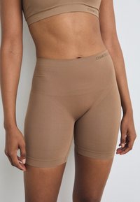 Chantelle SMOOTH COMFORT PANTY - Roupa modeladora - terracotta