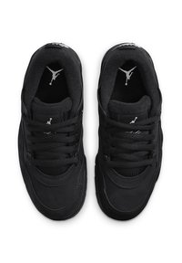 Chaussures de sport noires avec un dessus en cuir lisse, des accents en maille et des lacets. Caractéristiques d'un logo proéminent et d'un intérieur rembourré pour le confort.
