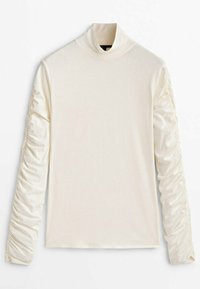 Langärmliges Turtleneck-Top in Off-White, mit gerafftem Stoff an den Ärmeln, schlanker Passform, weichem Material und glatter Oberfläche.