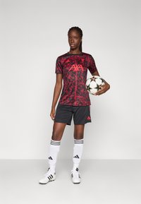 adidas Performance LIVERPOOL FC - Klubové oblečenie - black/pure ruby