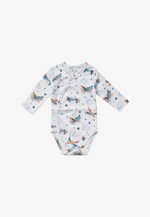 Valkoinen vauvan body, jossa on pitkät hihat, nepparit ja kuvio sinisistä ja ruskeista lentokoneista, pilvistä ja tähdistä.