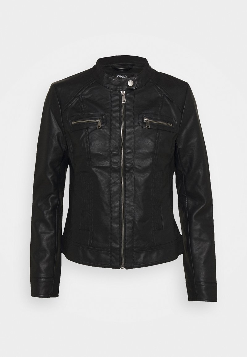 Veste en cuir noir avec un design ajusté, col montant, fermeture éclair à l'avant et deux poches poitrine zippées. Cuir texturé avec des détails de couture.
