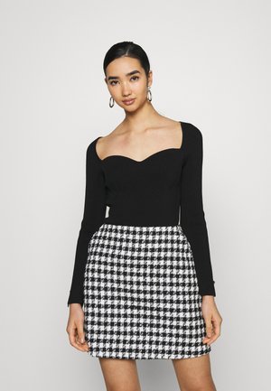 Pullover - black