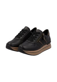 Schwarze Ledersneaker mit strukturierten Paneelen, Schnürung vorne, seitlichem Reißverschluss und beiger gestreifter Sohle. Verfügt über perforierte Details für Atmungsaktivität.
