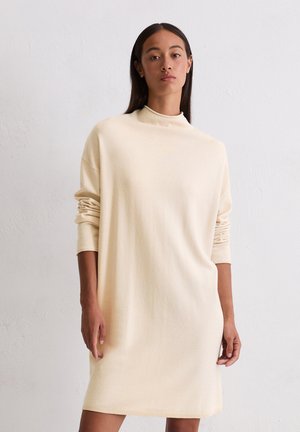 STAND-UP COLLAR - Gebreide jurk - natural stone