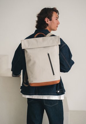 Aunts & Uncles MATSUYAMA  - Tagesrucksack - dust