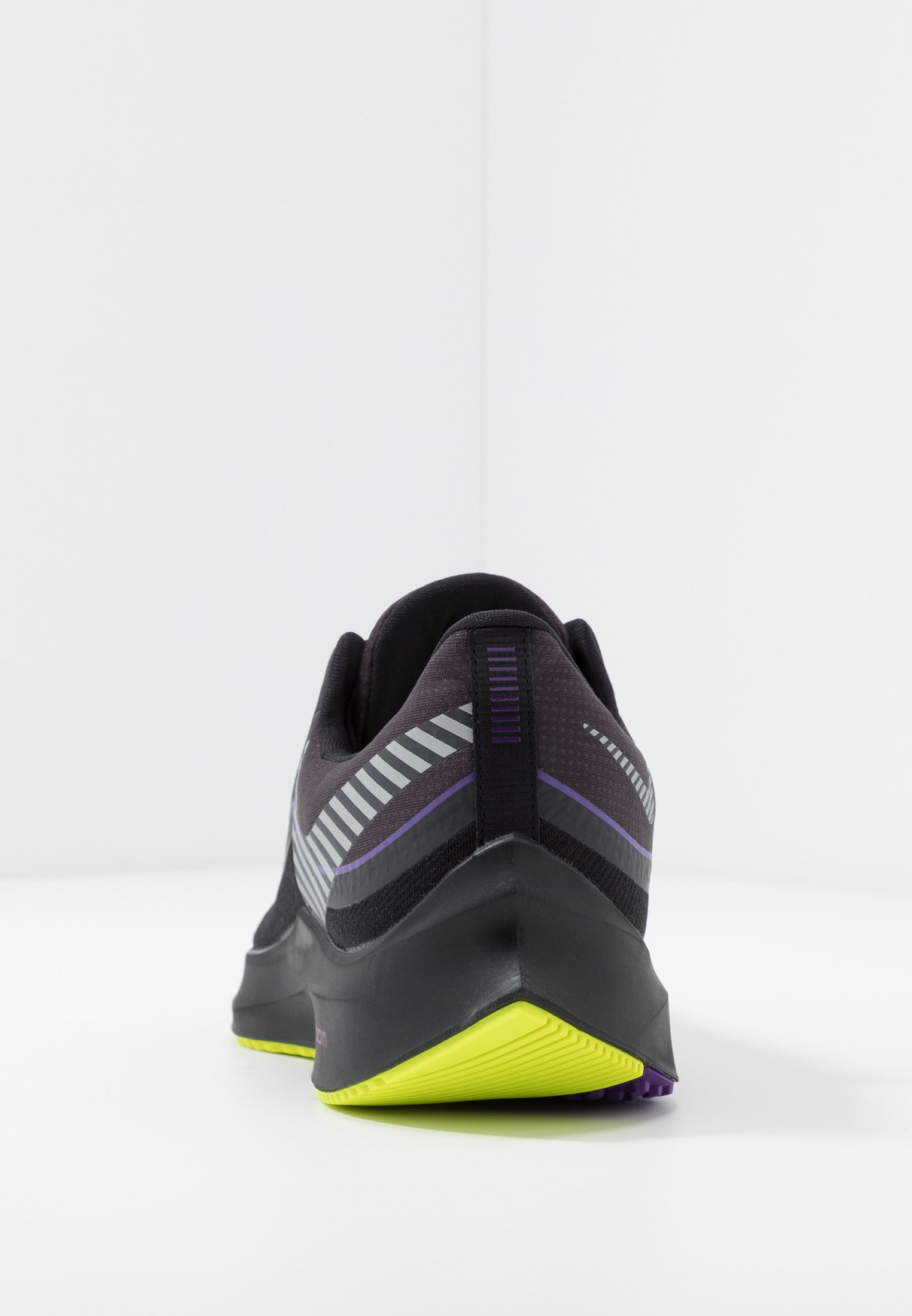 Nike Performance ZOOM WINFLO 6 SHIELD Nøytrale løpesko Nike Performance ZOOM WINFLO 6 Nøytrale løpesko pure