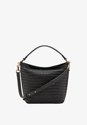Borsa a mano in pelle nera intrecciata con manico superiore e tracolla regolabile con ferrature color oro.