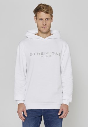 Bílá mikina s kapucí s předním logem "STRENESSE BLUE", s klokánkou a stahovací šňůrkou na kapuci; vyrobená z měkké tkaniny.