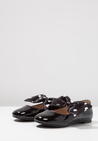 Friboo Bailarinas con hebilla - black