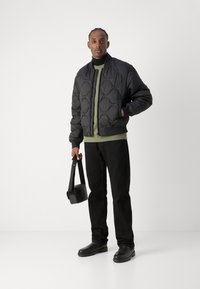 Tommy Hilfiger ONION QUILTED - Bomber-jakk - black