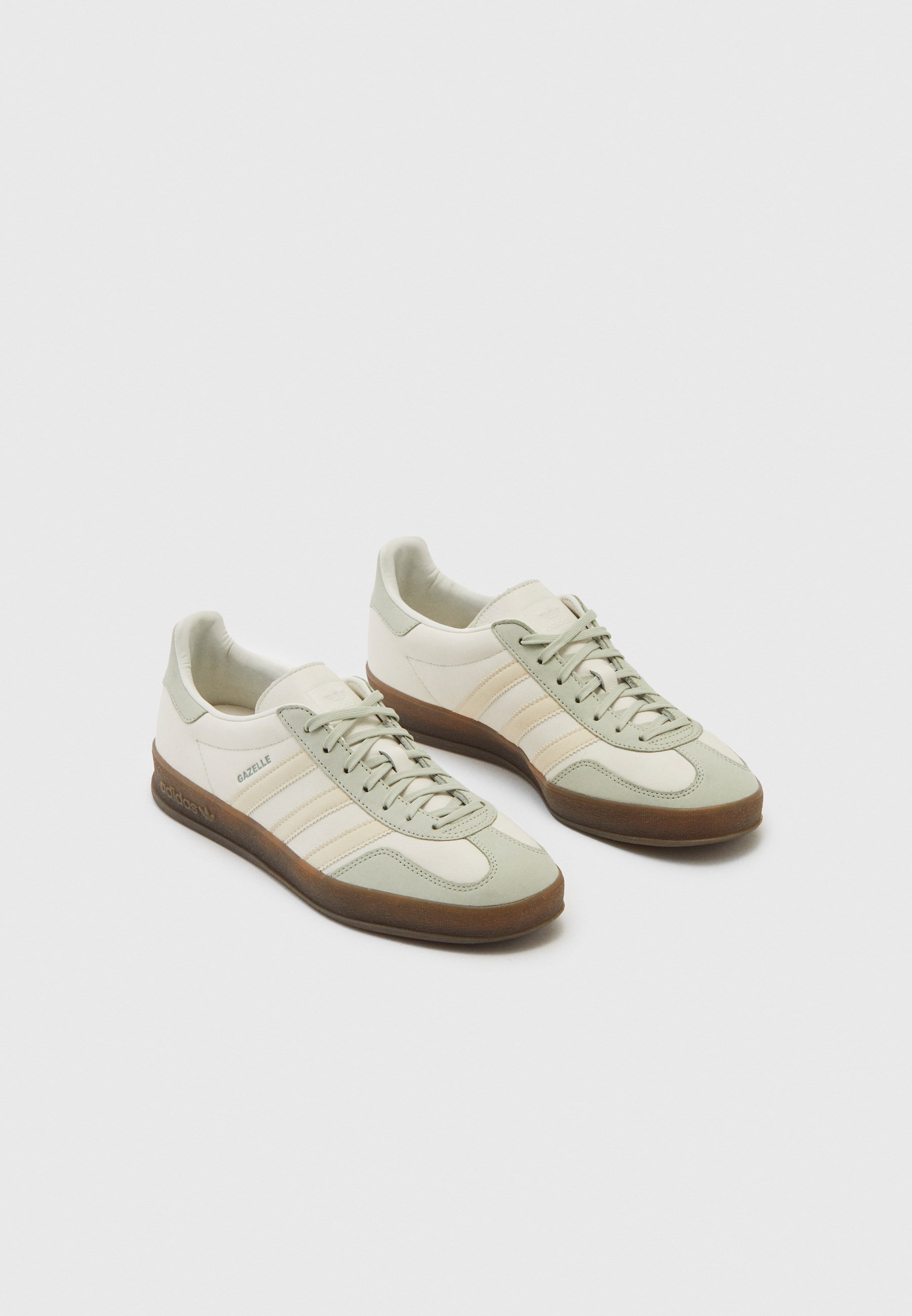 adidas Originals GAZELLE INDOOR UNISEX - Trainers - core white/wonder white/halo  green/off-white - Zalando.ie