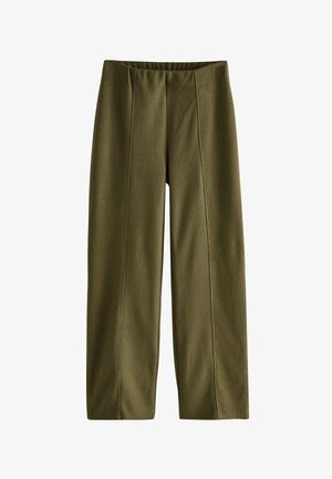 Pantalones anchos de pierna ancha en verde oliva hechos de tela suave, con una textura lisa y detalles de costuras cosidas en la parte frontal para un diseño adicional.