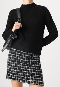 JDY Stickad tröja - black