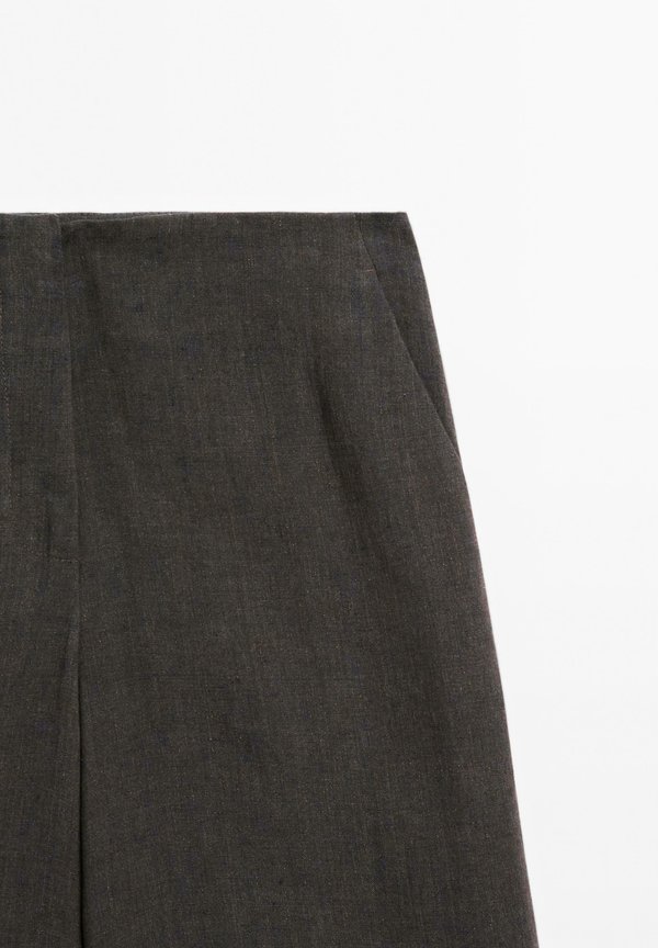 LIGHTWEIGHT STRAIGHT FIT - Trousers2