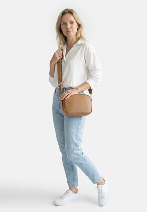 SURI FREY UMHÄNGETASCHE  - Ülerinna-kott - sahara