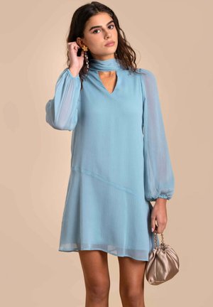 CORTO MANGA ABULLONADA Y LAZADA - Freizeitkleid - azul