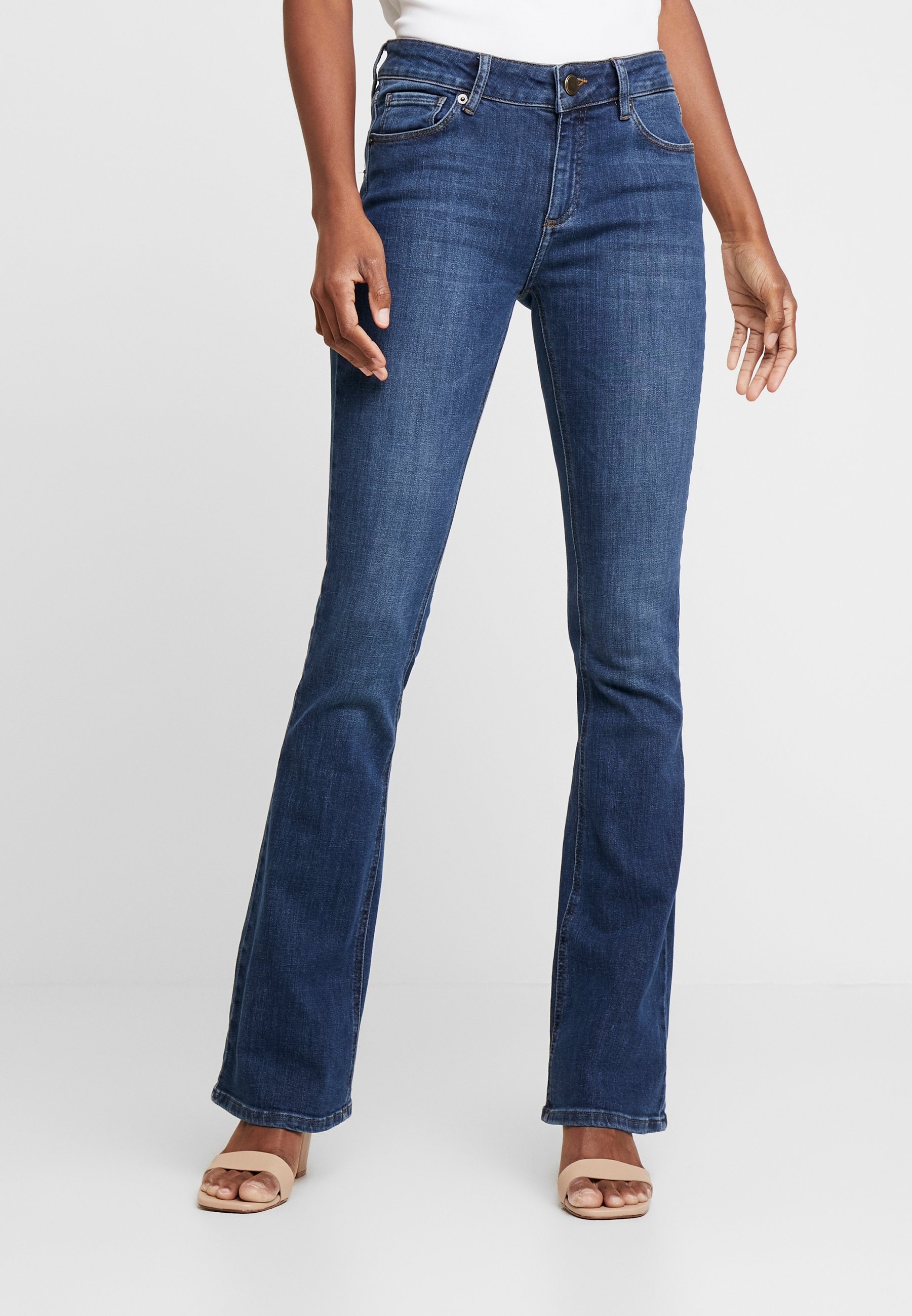 Pieszak MARIJA WASH WASHINGTON - Flared Jeans - denim blue/blue denim -  Zalando.co.uk