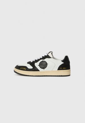 ATACAMA - Trainers - white/shiny black