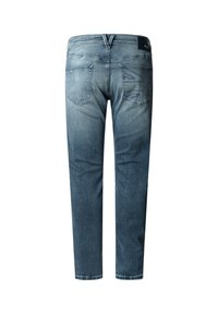 Vaqueros de mezclilla en un color azul desgastado con un diseño de pierna recta, cinco bolsillos y un parche de marca en la cintura. Acabado de tela texturizada.