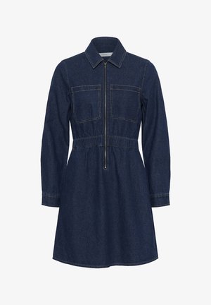 Spijkerjurk met een kraag, lange mouwen, twee voorzakken en een elastische taille. Donkerblauwe kleur met contrasterende stiksels.