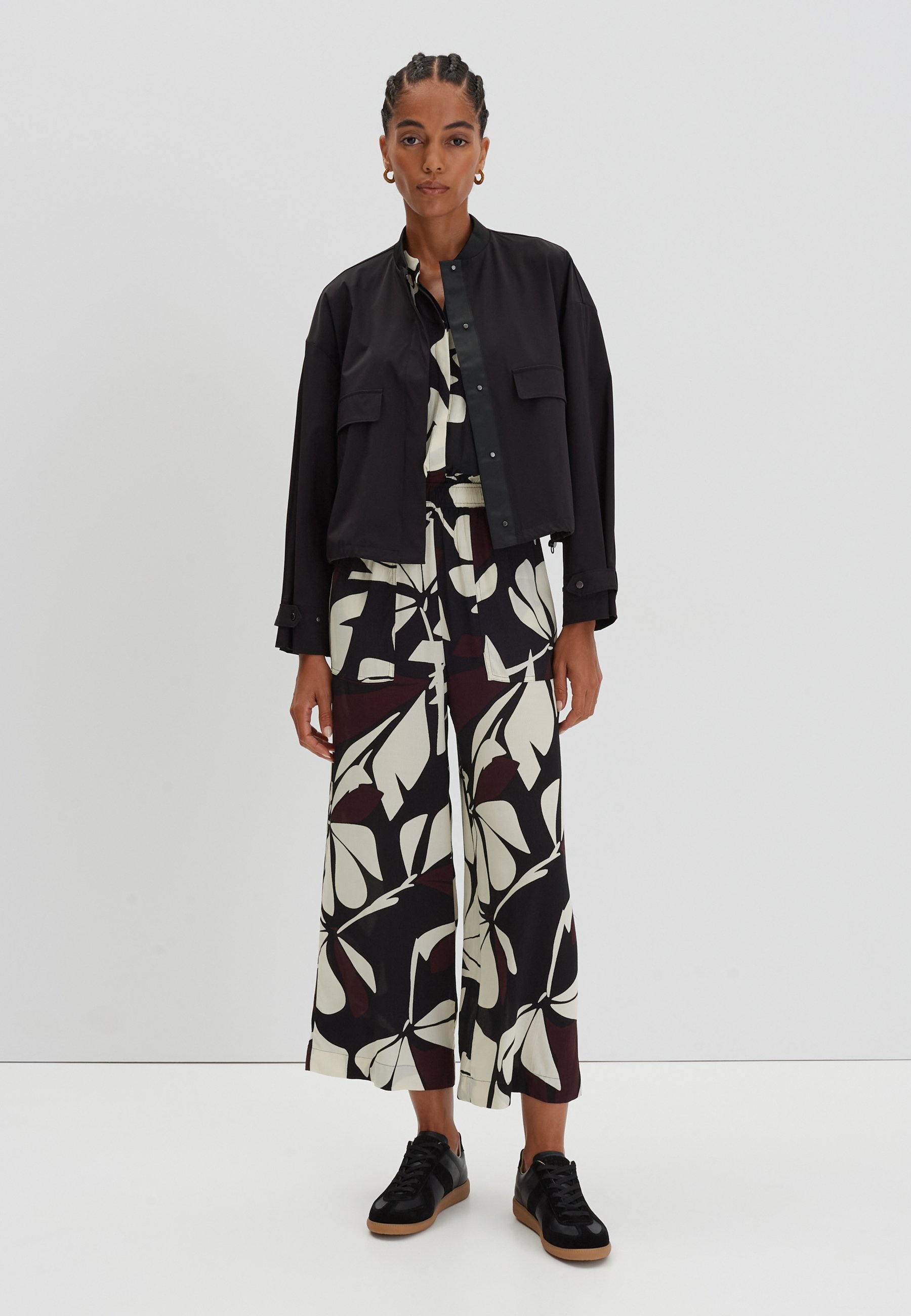 Oblada GERMAN JUMPSUITS F ブラック CINCH Black Cinched Waist Sleeveless Wide Leg Jumpsuit – Oloa