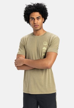 COASTAL RUN SS - Sports T-shirt - tmsh
