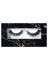 Schwarze Kunstmink-Wimpern in einer transparenten Verpackung, untergebracht in einer schwarz marmorierten Box mit goldener Schrift für AYLASHES. Weiches, geschichtetes Design für mehr Volumen.