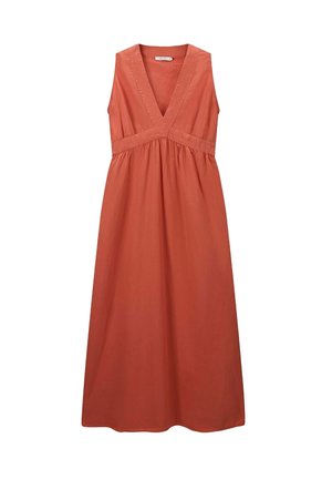 Rostfarbendes ärmelloses Kleid mit tiefem V-Ausschnitt, gerafftem Bund und fließender A-Linie. Hergestellt aus leichtem Stoff.