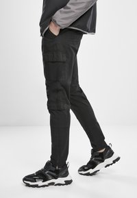 Urban Classics Cargo trousers - black