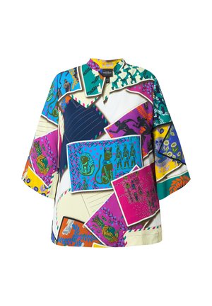 Buntes Oberteil mit einem Patchwork-Design und verschiedenen grafischen Drucken, einschließlich Tieren und Motiven. Hergestellt aus leichtem, strukturiertem Stoff.