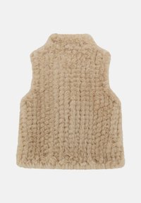 Faux-Fur-Weste in hellbeige mit vertikaler Rippstruktur, hohem Kragen und ohne Ärmel. Das weiche, plüschige Material sorgt für zusätzliche Wärme.