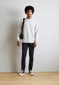 Thumbnail Image 2
