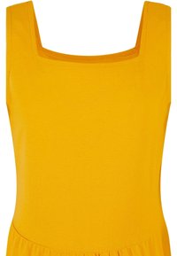 Gelbes Baumwollkleid mit quadratischem Ausschnitt, breiten Trägern und tailliertem Bund mit weitem Rock. Glatte Textur überall.
