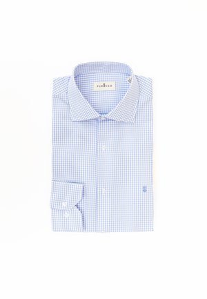 Camisa de vestir a rayas cuadro en azul claro, con collar abotonado, mangas largas y puños doblados. Etiqueta visible en el interior del collar. Tejido de algodón ligero.