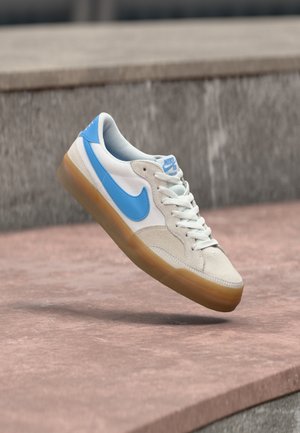 POGO - Sportcipő - summit white/university blue/white