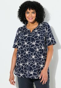 Ulla Popken FLOWER SHORT SLEEVE SPLIT NECK - Triko s potiskem - marine