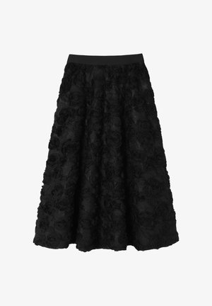 Crna suknja s teksturiranim cvjetnim uzorkom, koja sadrži uzdignute aplikacije ruža. Elastična pojasnica i lepršavi, A-linijski kroj.