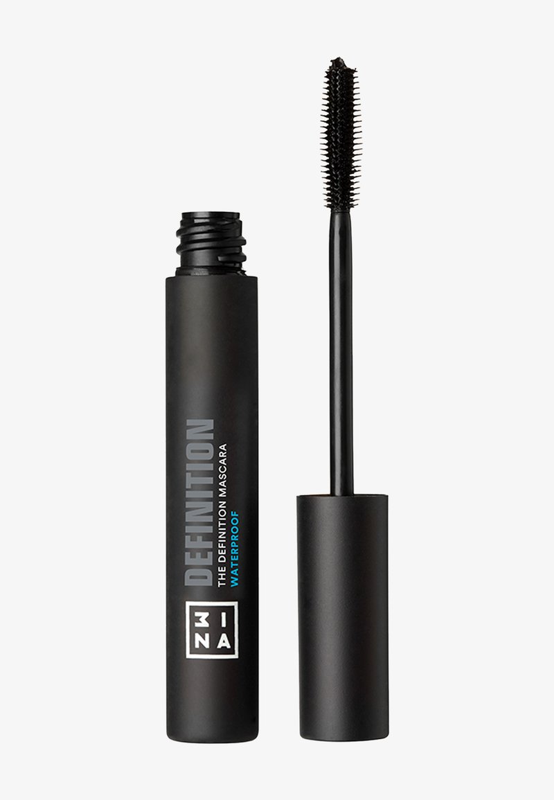 Wasserfeste Mascara in einem mattschwarzen runden Tubus. Die Bürste verfügt über Kunststoffborsten für eine präzise Anwendung.