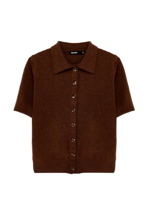 Cardigan tricoté marron à manches courtes avec un col et une rangée de sept boutons en écaille de tortue sur le devant.